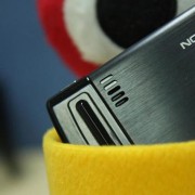 摁…手机排线松了如何自己修…手机是诺基亚6500s？诺基亚6500多少钱