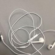 apple原装耳机多少钱（原装iphone耳机多少钱）