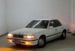98年4月的日本丰田基先达v62.8高配轿车,自用的,没怎么跑,行驶程才八万多公里，现在能卖多少钱？-苹果8顶配售价多少钱