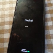 红米黑屏ic漏电是哪个位置导致（红米手机黑屏修理要多少钱）